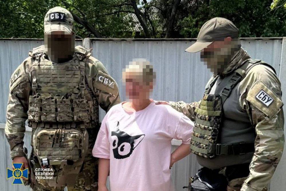 Продавчиня і комунальниця корегували удари ворога по Донеччині