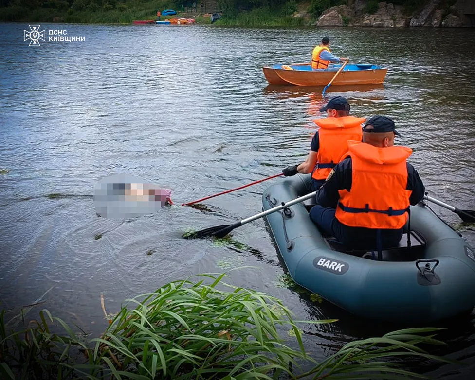 На Київщині в річці виявили тіло жінки. Подробиці трагедії та фото
