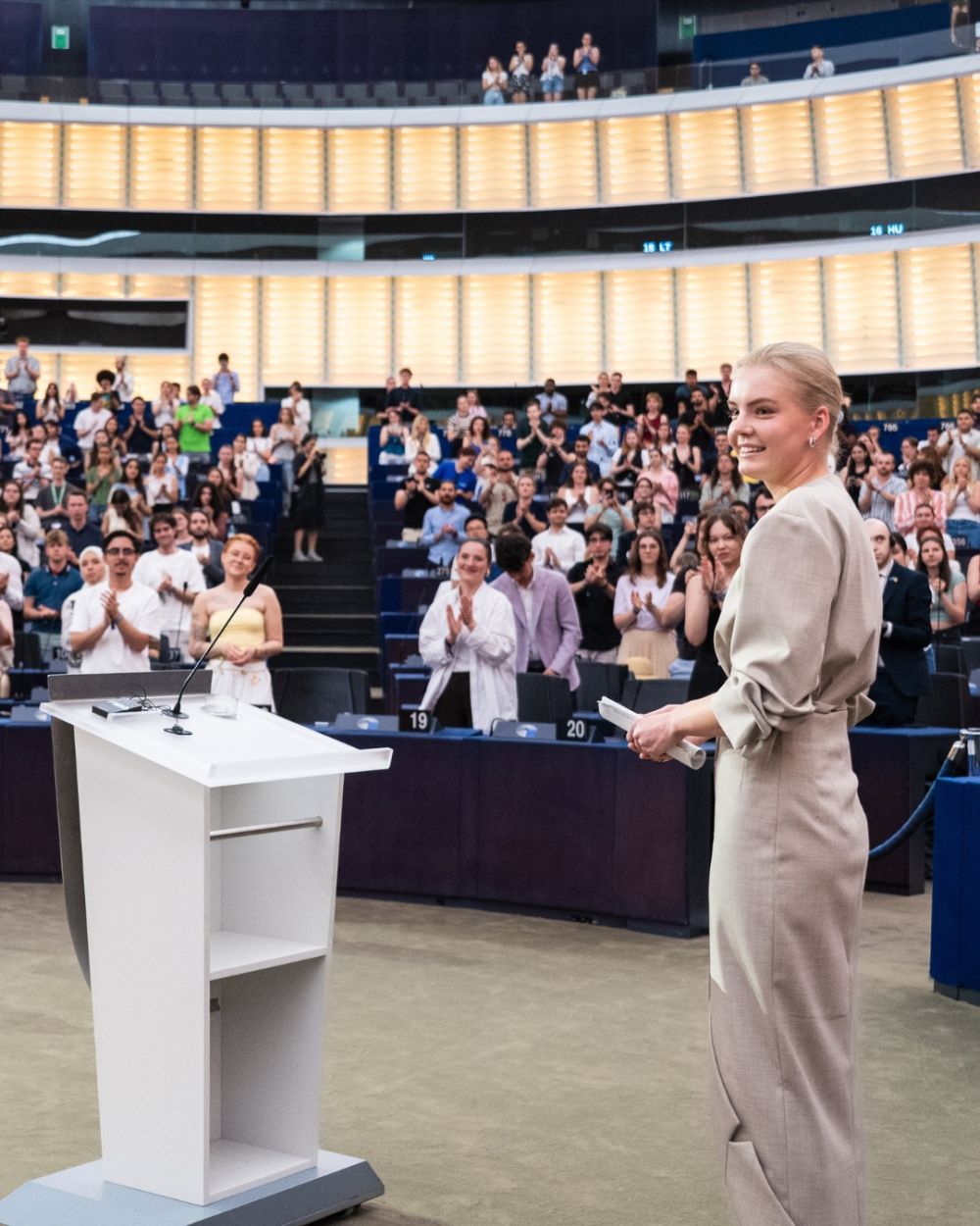 Українська делегація залишила Європейський молодіжний форум через виступ  Дарʼї Навальної dqxikeidqxidqrant