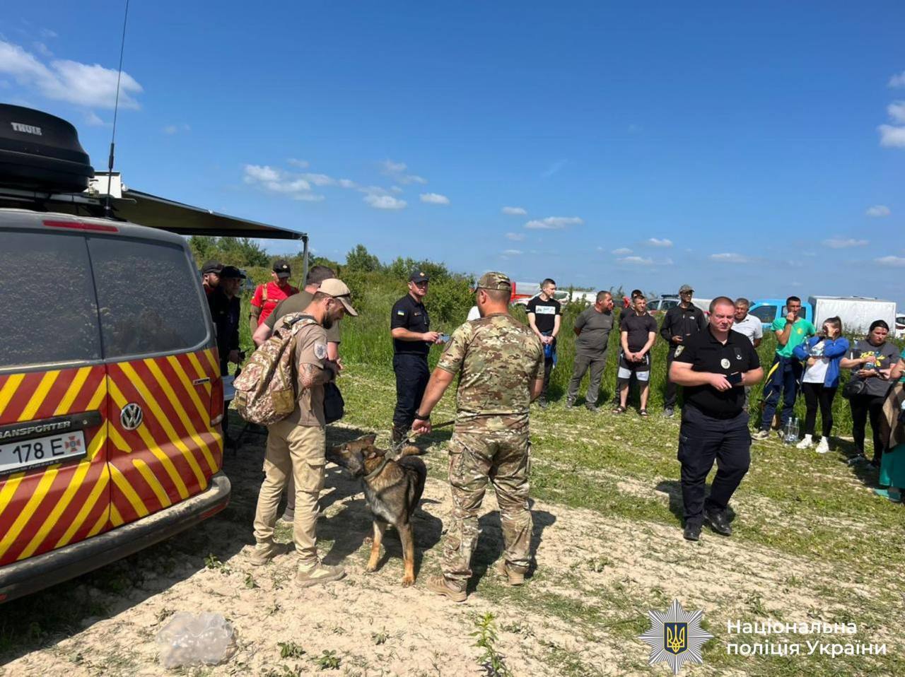 На Івано-Франківщині тривають масштабні пошуки зниклого 5-річного хлопчика: залучено понад 300 осіб. Фото