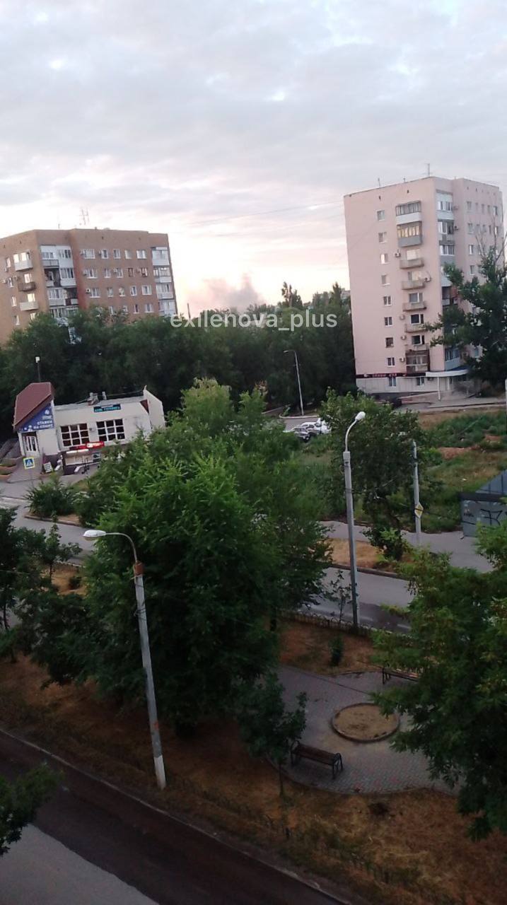 Были слышны взрывы, поднялся дым: вночі дрони атакували Волгоград. Фото і відео