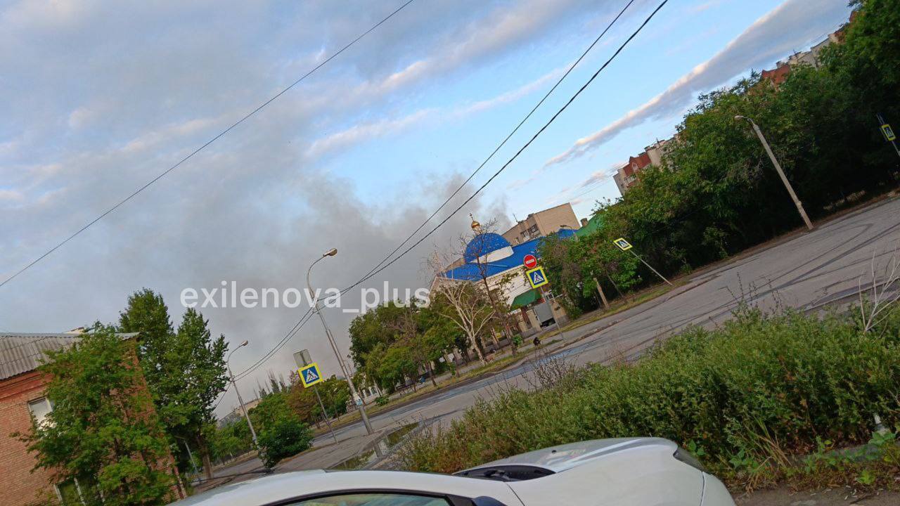 Було чутно вибухи, піднявся дим: вночі дрони атакували Волгоград. Фото і відео