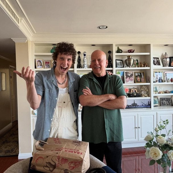  ³     / © instagram.com/buuski