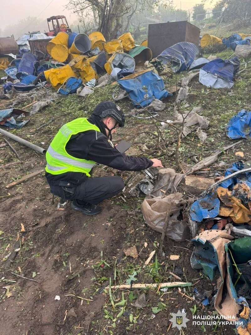 Окупанти масовано вдарили по Сумщині: зруйновані будинки, серед загиблих – дитина. Фото й відео