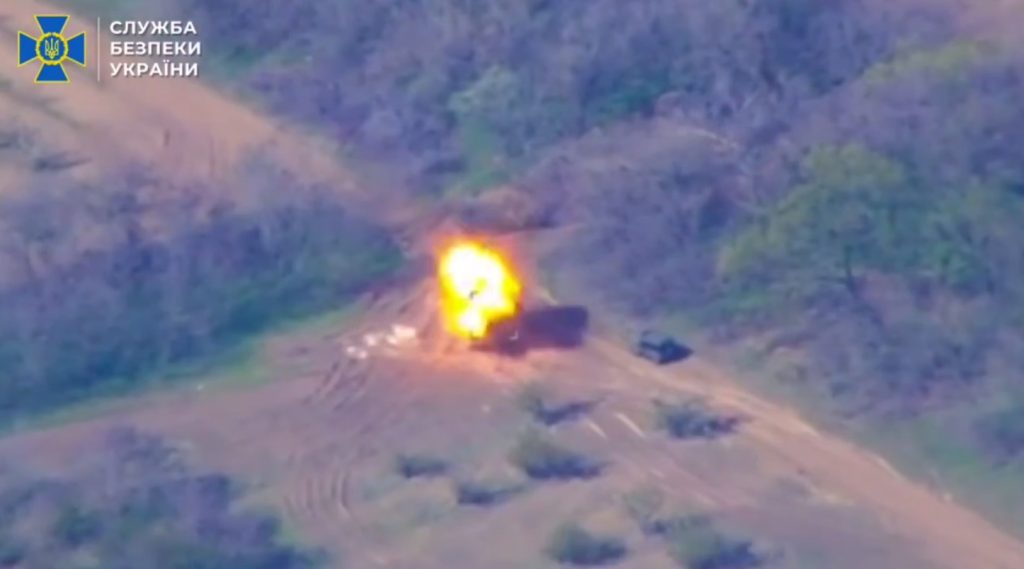 Момент поражения радиолокационной станции 9С36 ЗРК «Бук-М2». Фото: СБУ