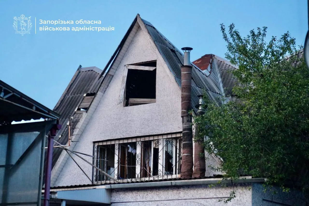 The occupiers attacked Zaporizhzhia and the region: a business was damaged, a fire broke out. Photo and video