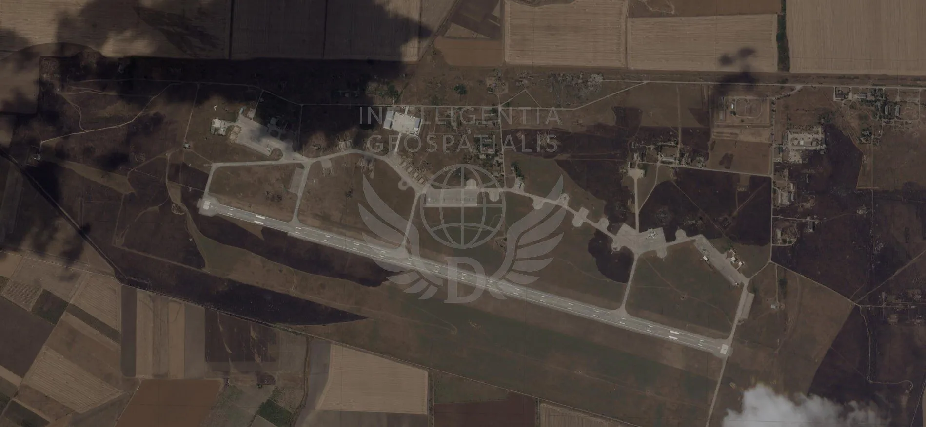 There are signs of damage and fire: satellite images of the aftermath of the attack on the airfield appeared 