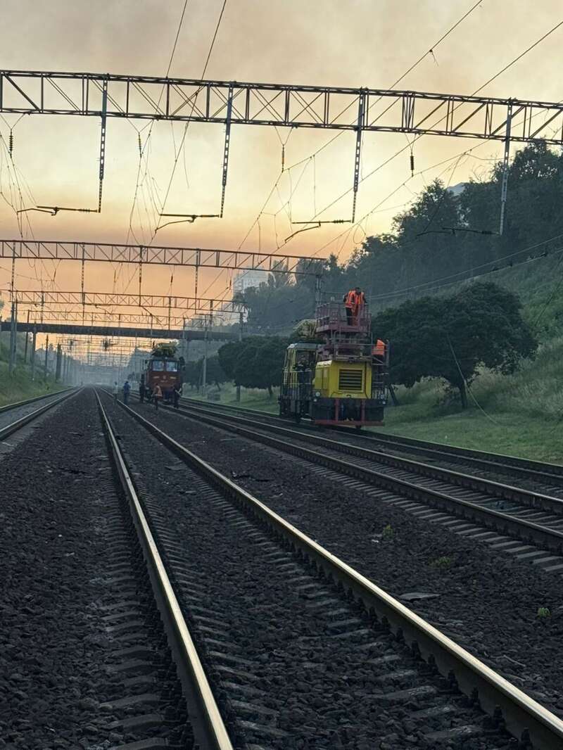 Окупанти масовано атакували Київ дронами й ракетами: виникли пожежі, кількість постраждалих зросла до 19 осіб. Фото