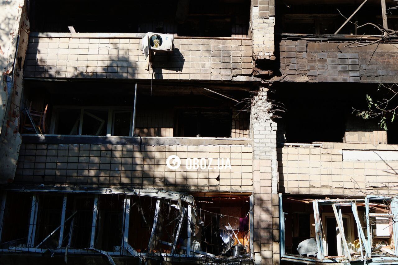 The blast blew out windows, apartments burned out from the inside: new photos and videos of the aftermath of the impact