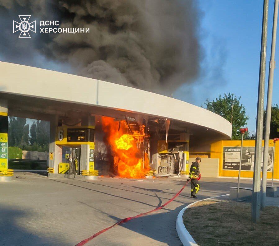 Russian army attacked rescuers in Kharkiv and Kherson: photos from the scene