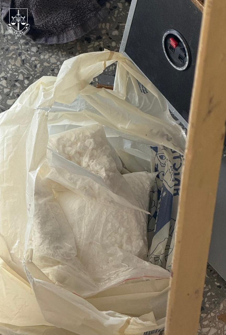Two residents of the Lviv region organized cocaine supply from the Netherlands – 02