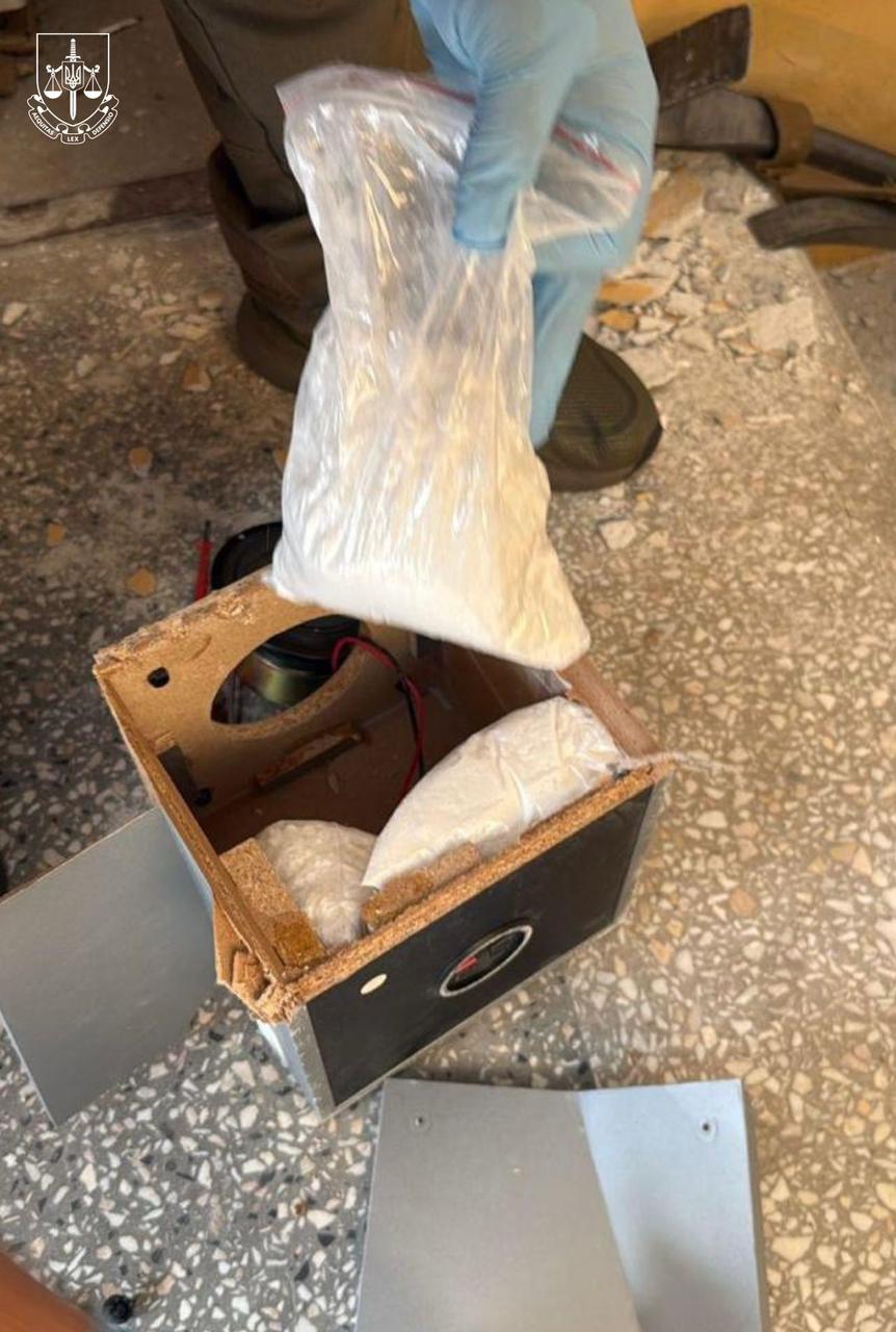 Two residents of the Lviv region organized cocaine supply from the Netherlands – 04