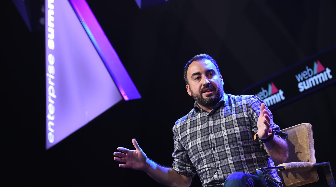     ,      .      —      Yahoo!,      ,     ( ,     )   , ,    Facebook.     .