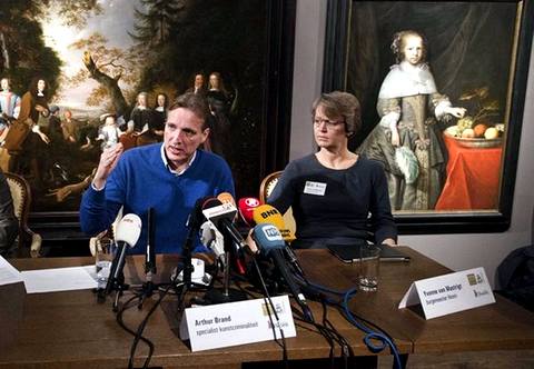 Артур Бранд під час прес-конференції