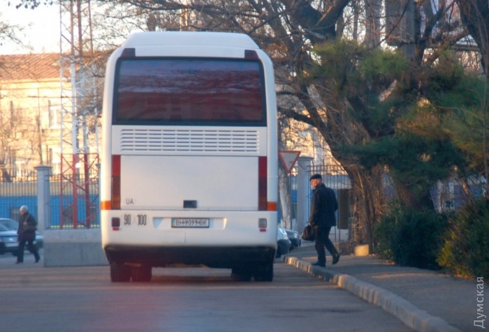 Самые дисциплинированные начали собираться с восьми часов утра dqxikeidqxidqeant