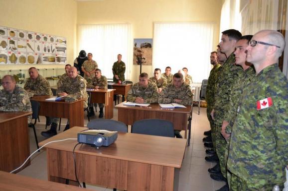 im578x383-Canadian_Instructors_Ukraineunderattack dqxikeidqxidqeant