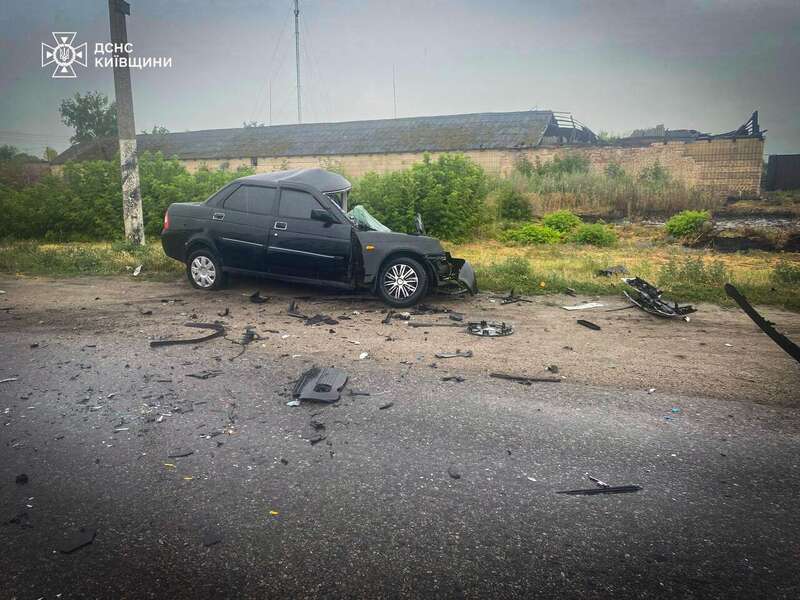На Київщині сталася потрійна ДТП за участю вантажівки: є загиблі та постраждалий. Подробиці та фото