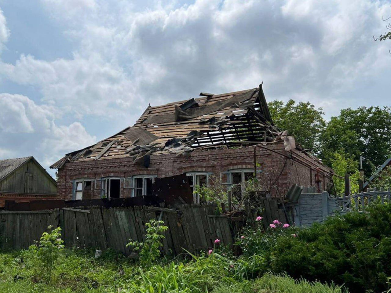 Окупанти вдарили по Краматорську та Костянтинівці: загинули дві людини, сім поранено. Фото