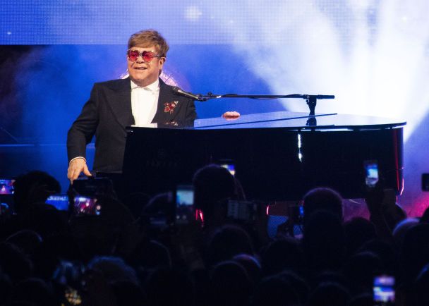 Свого часу Елтон Джон часто приїздив до України / © Associated Press dqxikeidqxidqeant
