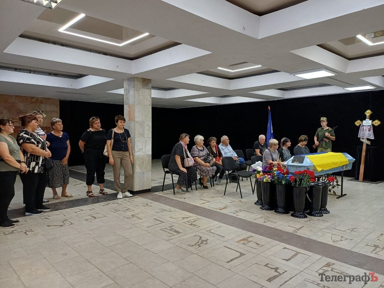 Довго вважали зниклим безвісти: на Полтавщині попрощалися з загиблим військовим Юрієм Шустовим. Фото dqxikeidqxidqeant