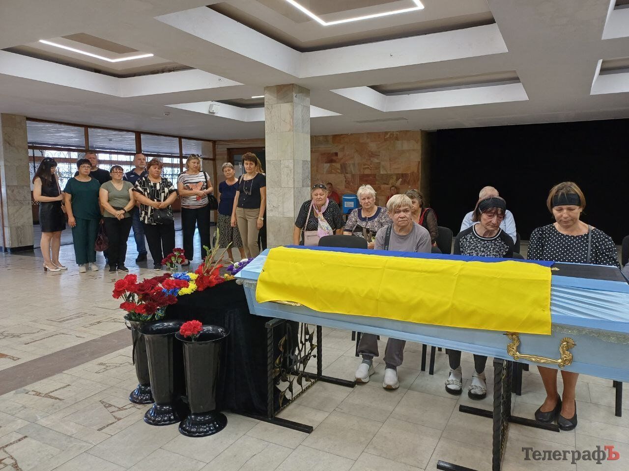 Довго вважали зниклим безвісти: на Полтавщині попрощалися з загиблим військовим Юрієм Шустовим. Фото