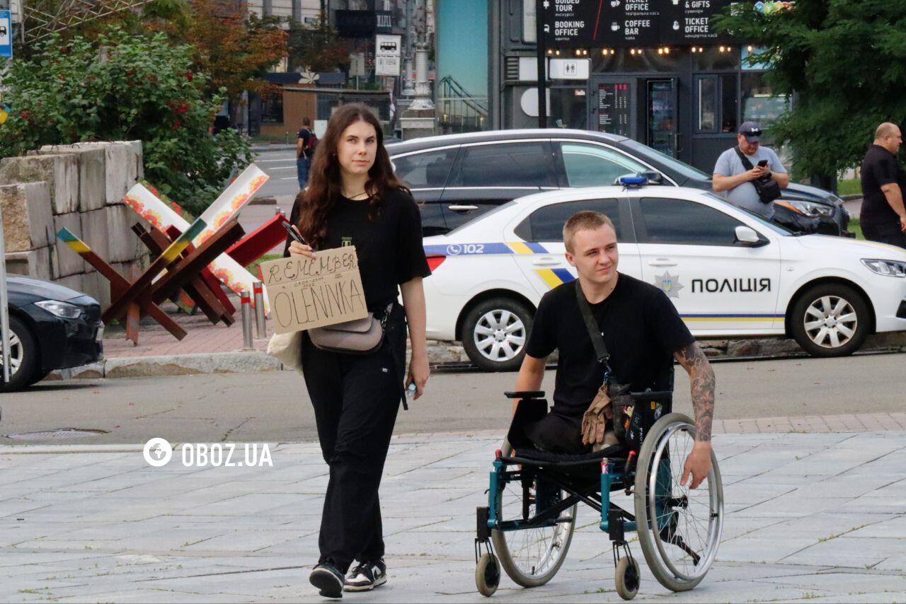 Собралось несколько сотен людей: в Киеве почтили жертв Еленовки. Фото dqxikeidqxiqxxant