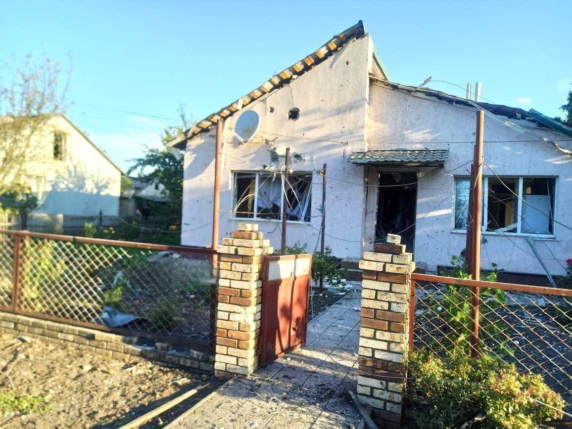 З-під завалів рятували дітей: окупанти вдарили по Дніпропетровщині, є постраждалі. Фото