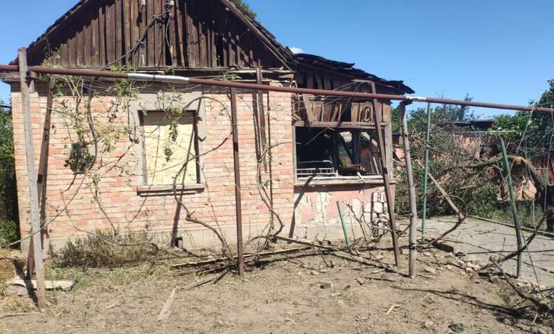 З-під завалів рятували дітей: окупанти вдарили по Дніпропетровщині, є постраждалі. Фото