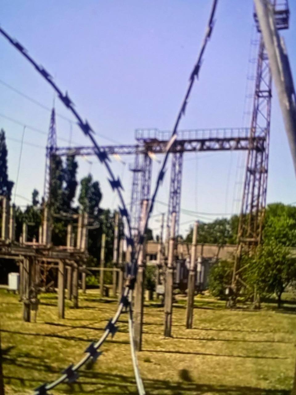 В окупованому Бердянську знеструмлено ремонтну базу армії РФ: що відомо. Фото і відео dqxikeidqxiuuant