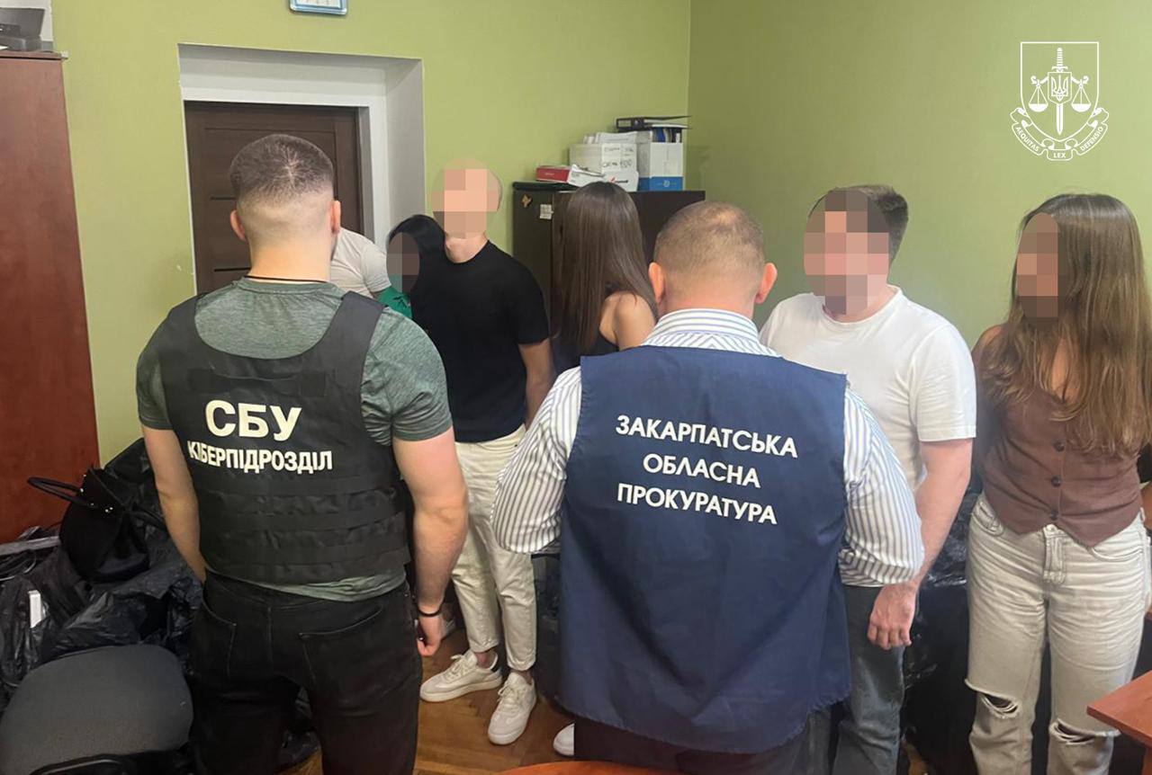 Fraudsters from Ukraine deceived Czech citizens