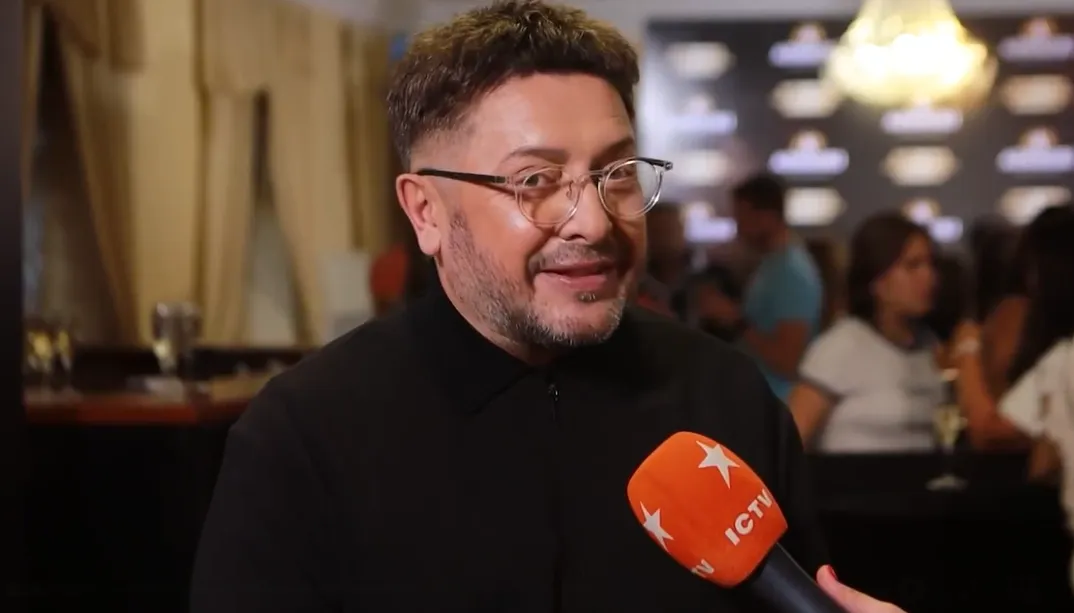 Олексій Суханов виїхав з України та передчасно повернувся: чому ведучий не афішував поїздку та як йому вдалося перетнути кордон dqxikeidqxidqrant