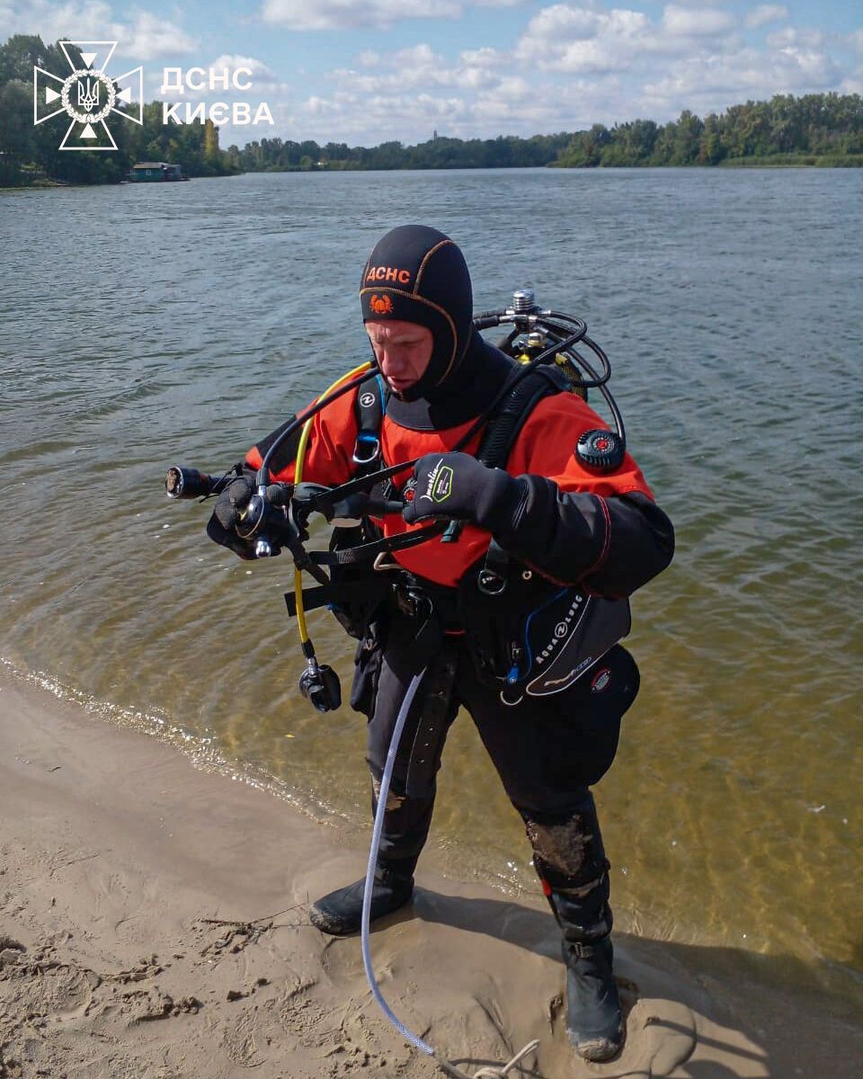 У Києві на Троєщині в річці потонув чоловік. Подробиці трагедії та фото dqxikeidqxidqrant