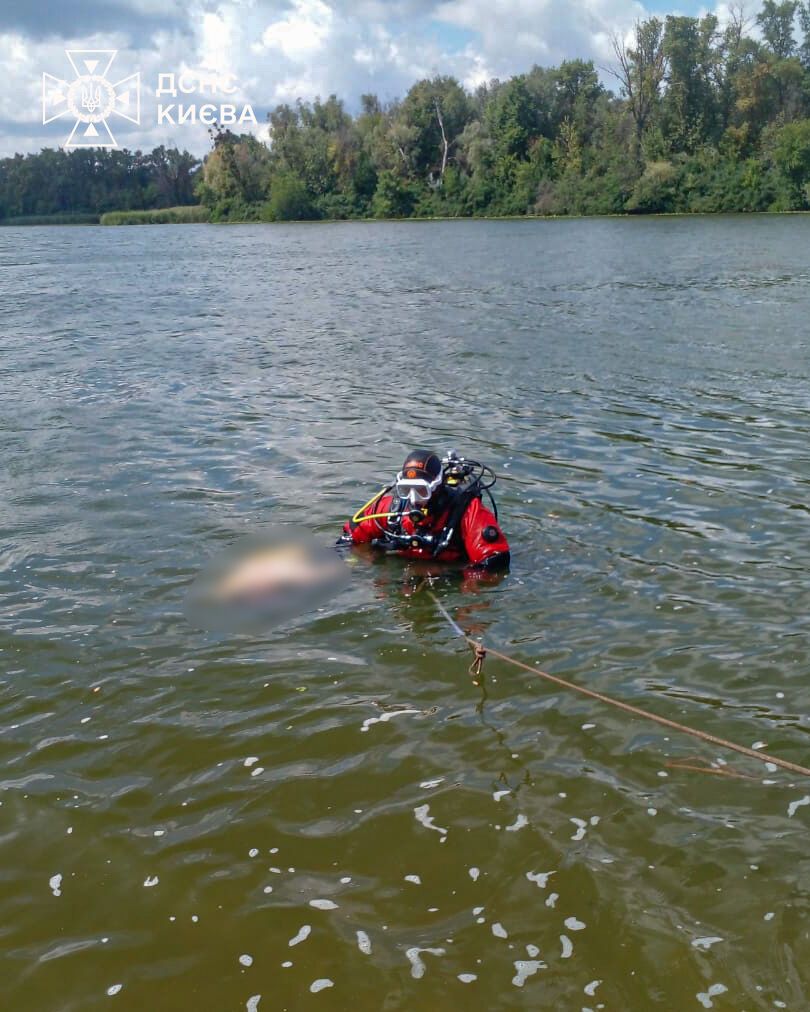 У Києві на Троєщині в річці потонув чоловік. Подробиці трагедії та фото