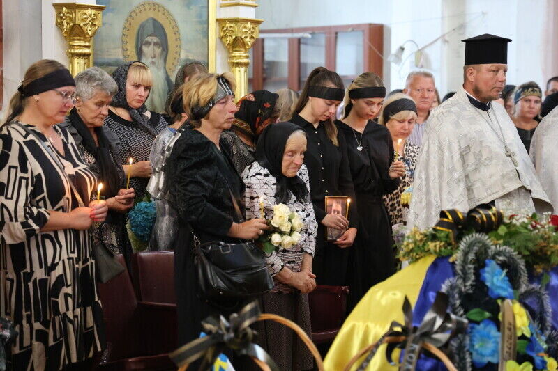 Йому назавжди буде 20: у Луцьку попрощалися з воїном-сиротою, прощальний лист якого цитував президент. Фото dqxikeidqxidqrant