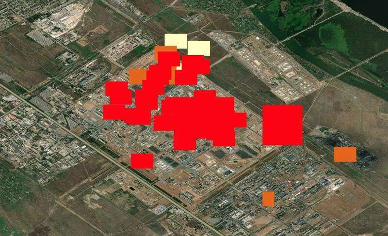 Волгоград атаковали беспилотники: поражено НПЗ, вспыхнул пожар. Фото и видео