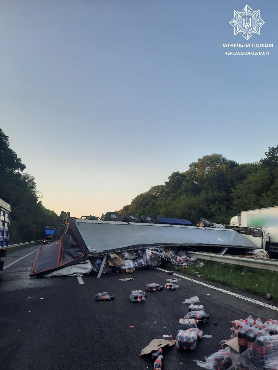 На трасі Київ-Одеса в Умані перекинулася вантажівка з  dqxikeidqxiqqeant