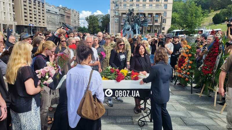 У Києві попрощалися із військовим та відомим художником Давидом Чичканом. Фото та відео