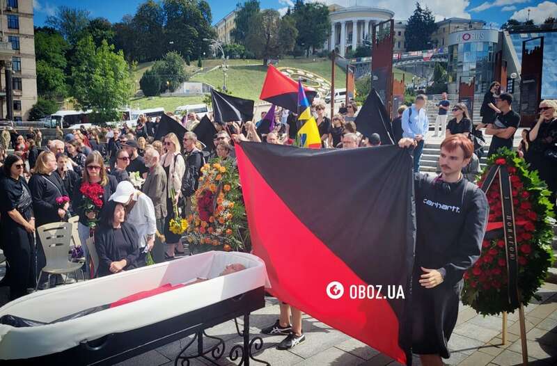 У Києві попрощалися із військовим та відомим художником Давидом Чичканом. Фото та відео