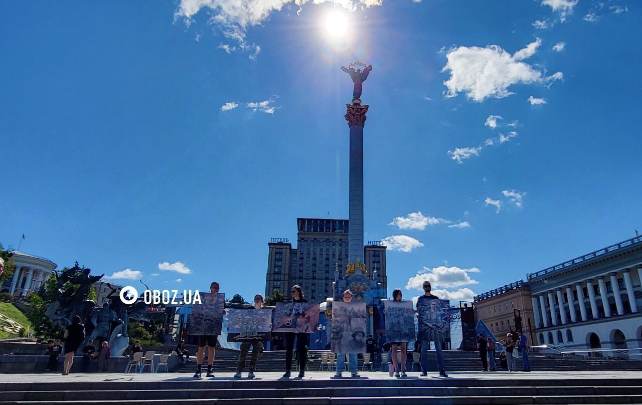 У Києві попрощалися із військовим та відомим художником Давидом Чичканом. Фото та відео