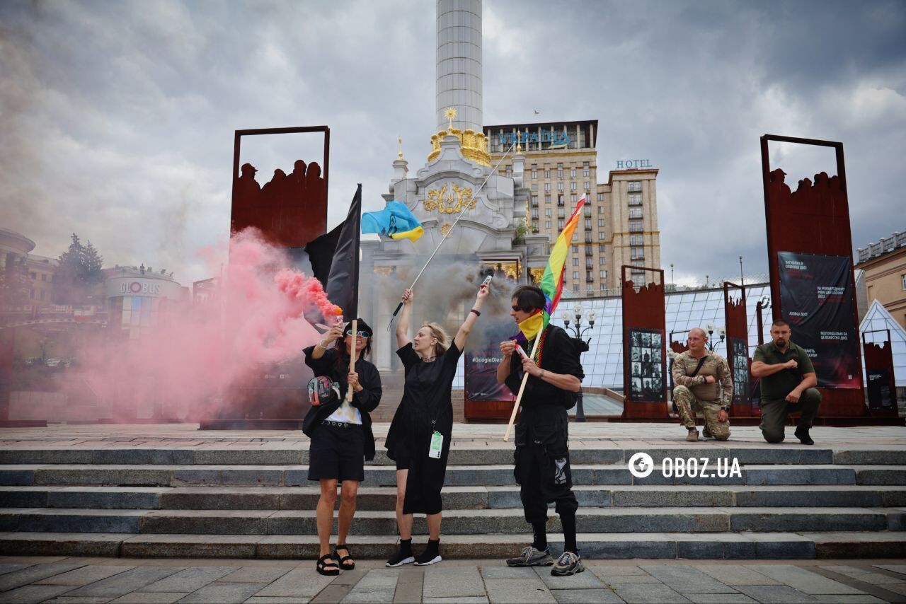 У Києві попрощалися із військовим та відомим художником Давидом Чичканом. Фото та відео