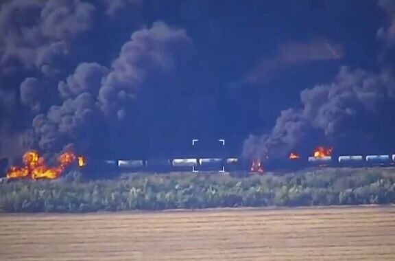 Burned spectacularly: Defense Forces eliminated an enemy fuel train in Zaporizhzhia. Video dqxikeidqxidqrant