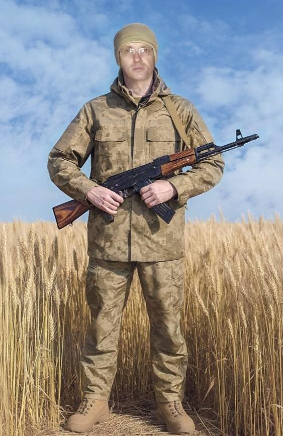 Перед загибеллю знищив майже десяток окупантів: у Кривому Розі попрощалися з захисником з бригади