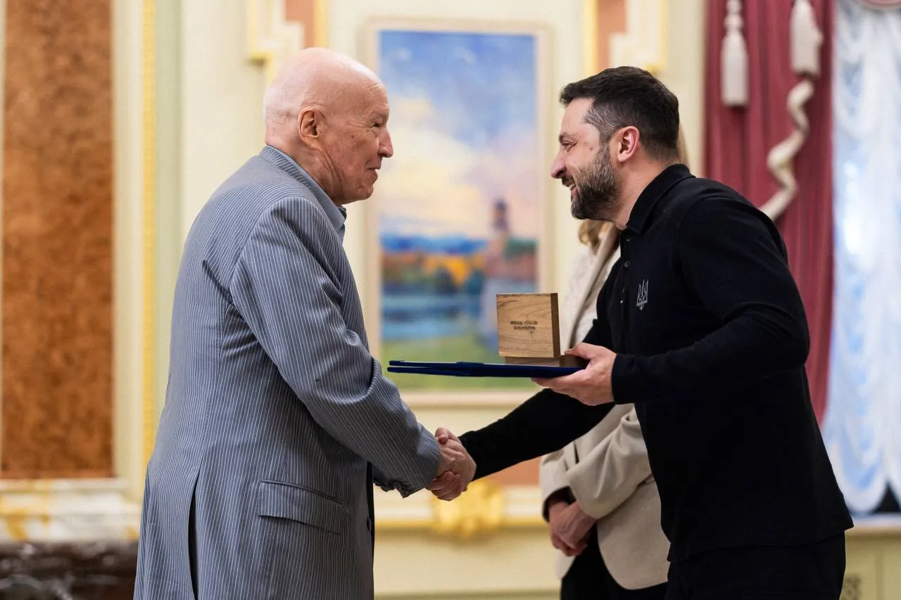 Зеленский вручил награды