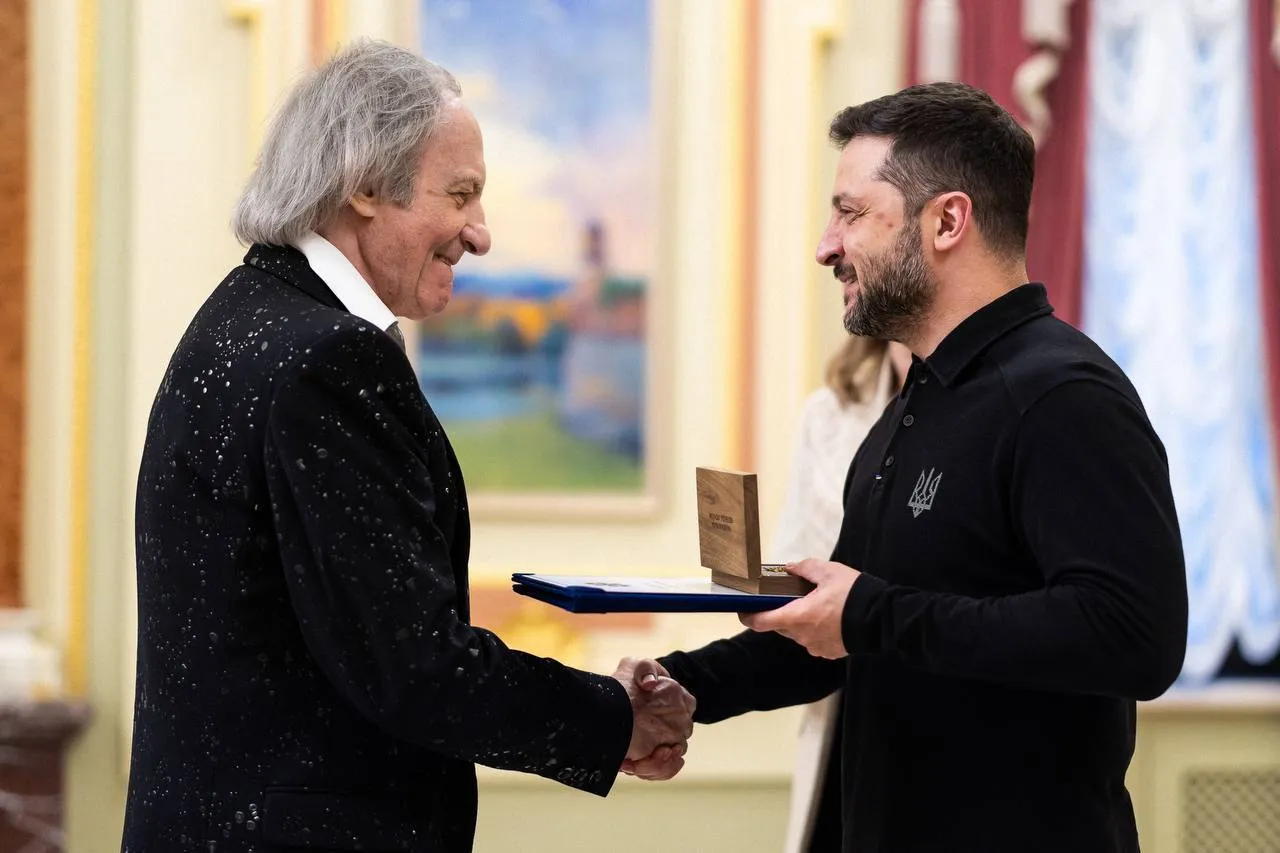Зеленский вручил награды
