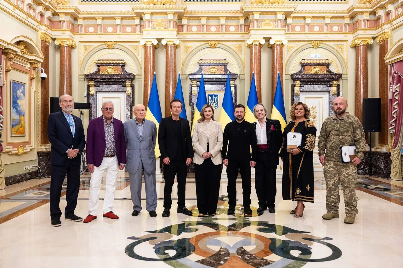 Зеленский вручил награды