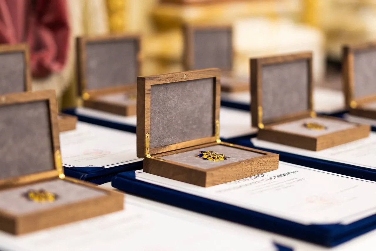 Зеленский вручил награды