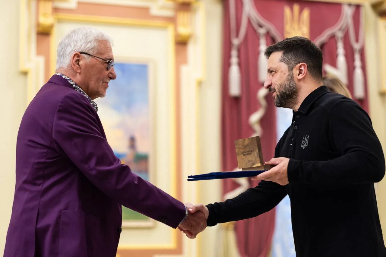 Зеленский вручил награды