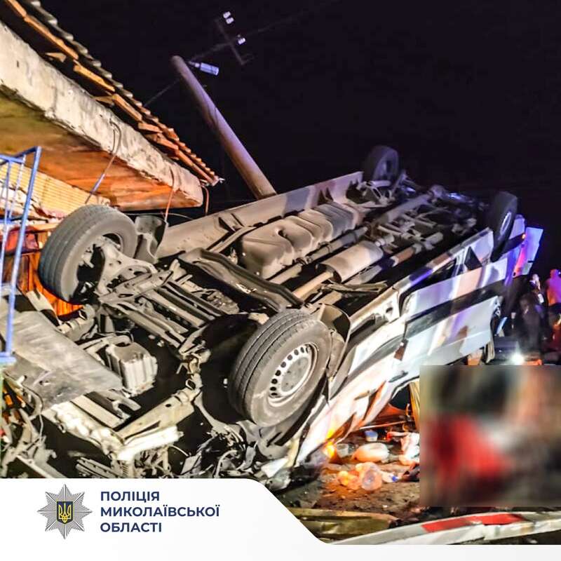 На Николаевщине произошла смертельная ДТП с микроавтобусом: трое человек погибли dqxikeidqxidqrant