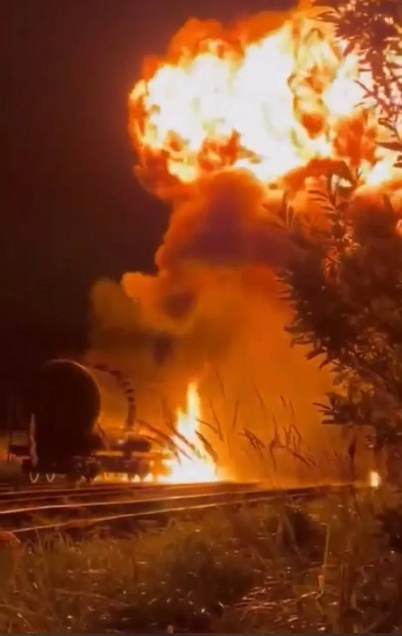 In Russia, the infrastructure of the Tver railway junction station was destroyed: a powerful explosion occurred. Video