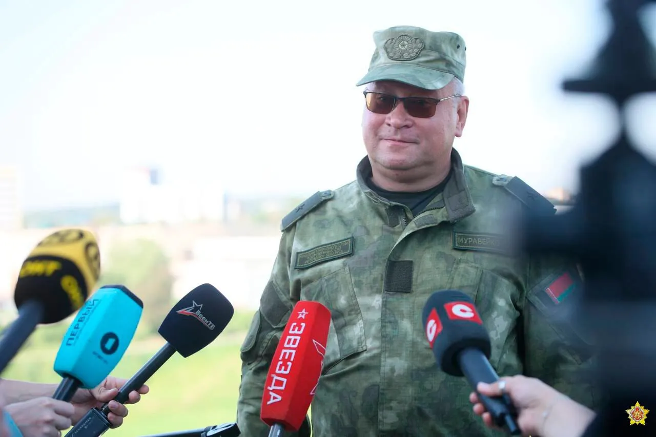 В Беларуси стартовала серия масштабных военных учений: отработают  dqxikeidqxiuuant